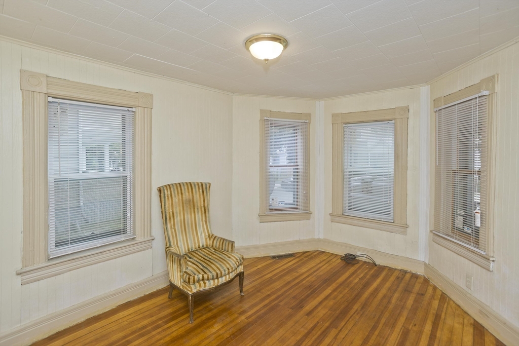 33 Forest St