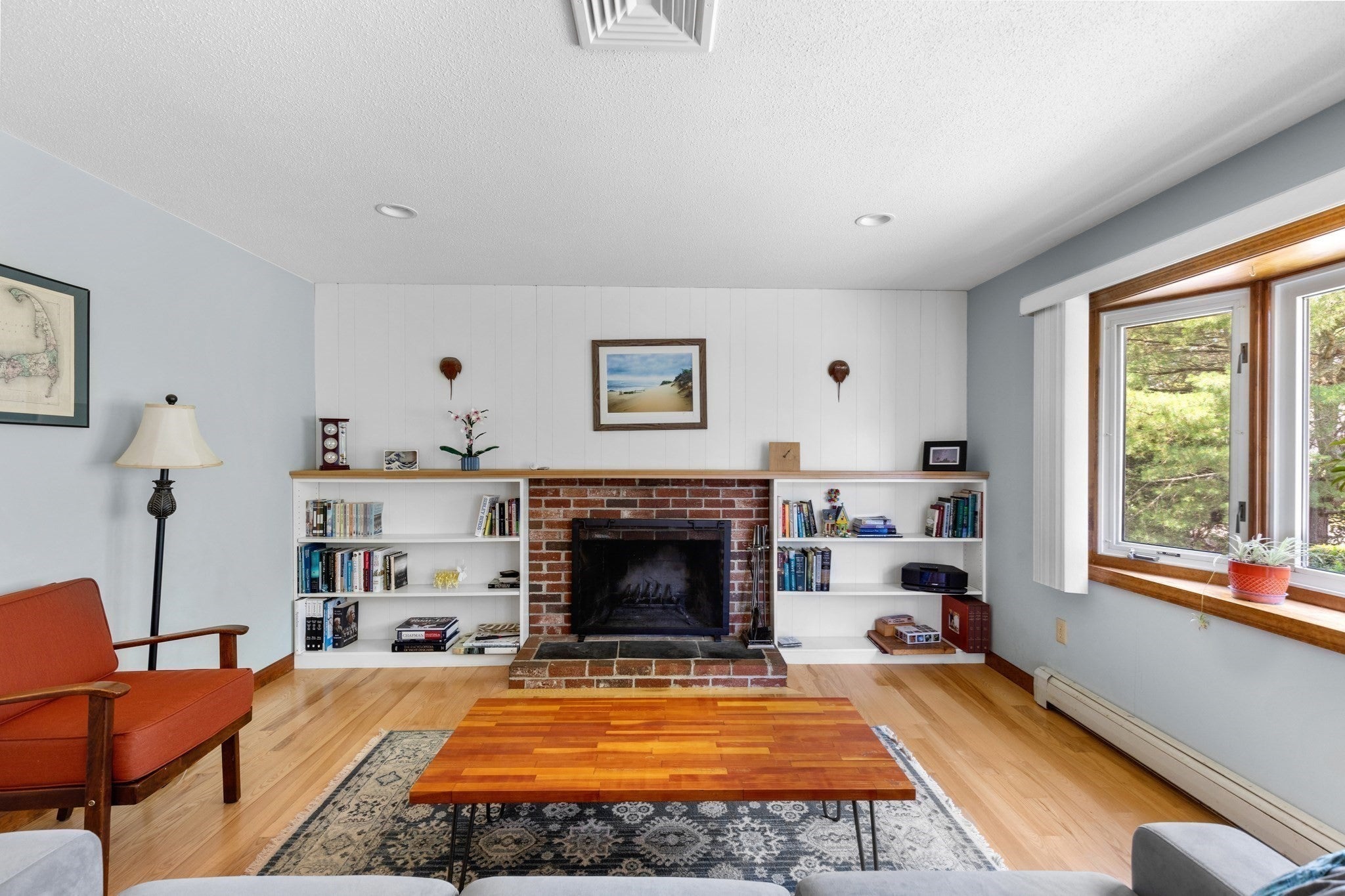 90 Village Ln