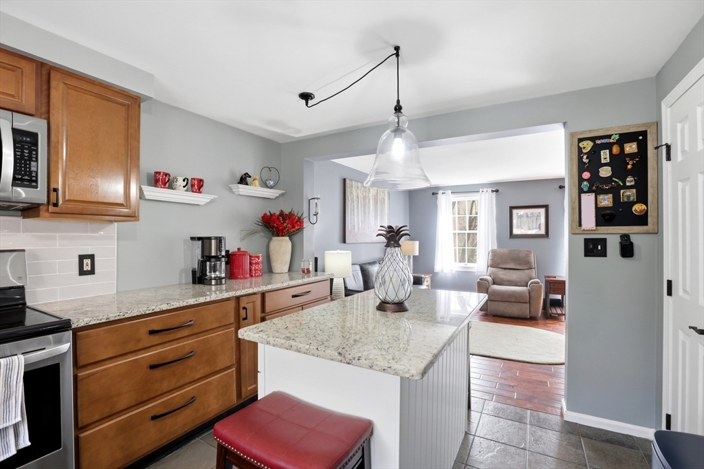 20 1/2 Webb St 2A