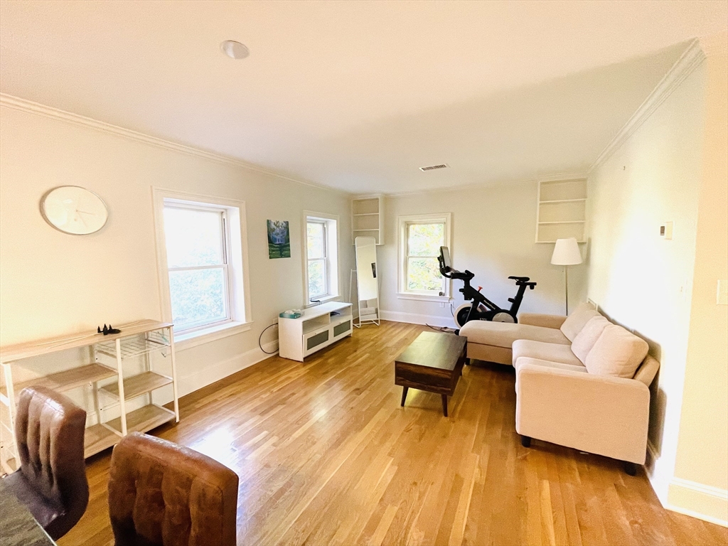416 Medford St 3