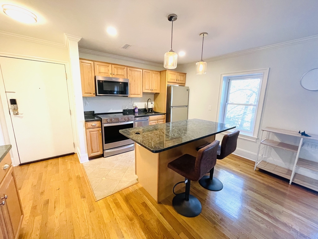 416 Medford St 3