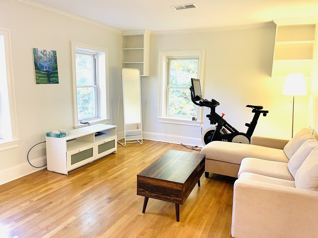 416 Medford St 3