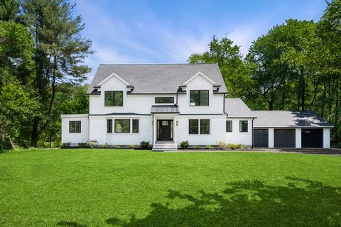 97 Lovejoy Rd Andover MA 01810