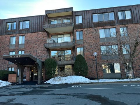 Photo of 1004 Paradise Rd #1K, Swampscott, MA 01907 (MLS # 73484487)