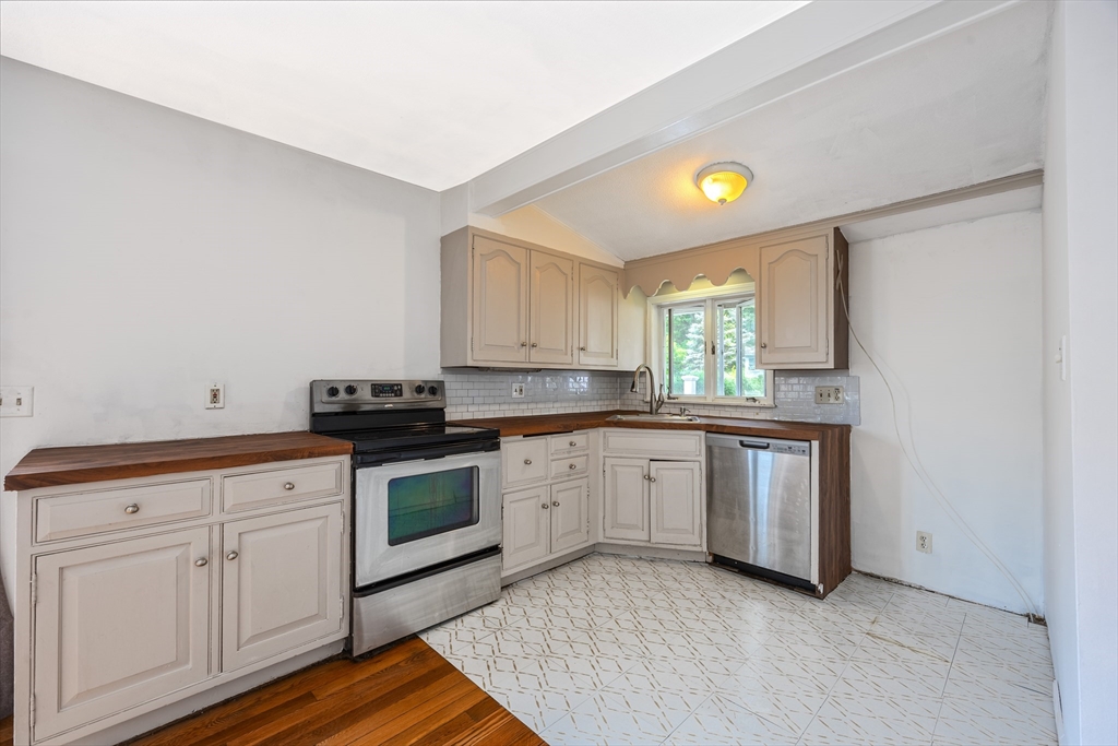 32 Irene St
