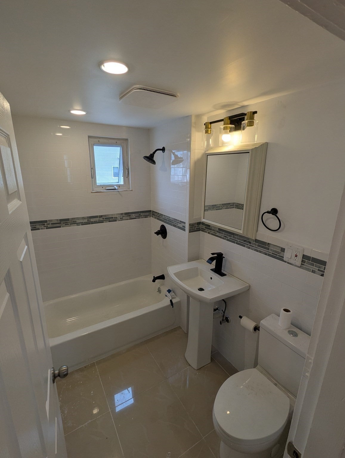185 Riverside Ave #185, Medford, MA, 185 Riverside Ave #185, Medford, MA Photo #4