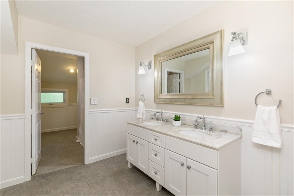 Derry, New Hampshire 03038, United States, 3 Bedrooms Bedrooms, ,3 BathroomsBathrooms,Residential,Active,178366