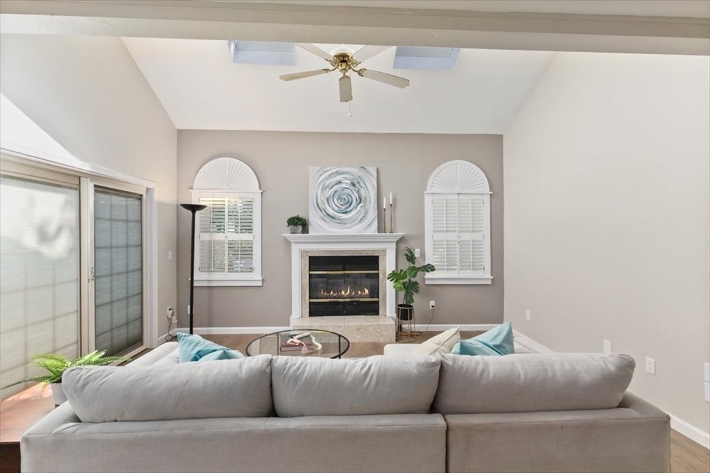 Derry, New Hampshire 03038, United States, 3 Bedrooms Bedrooms, ,3 BathroomsBathrooms,Residential,Active,178366