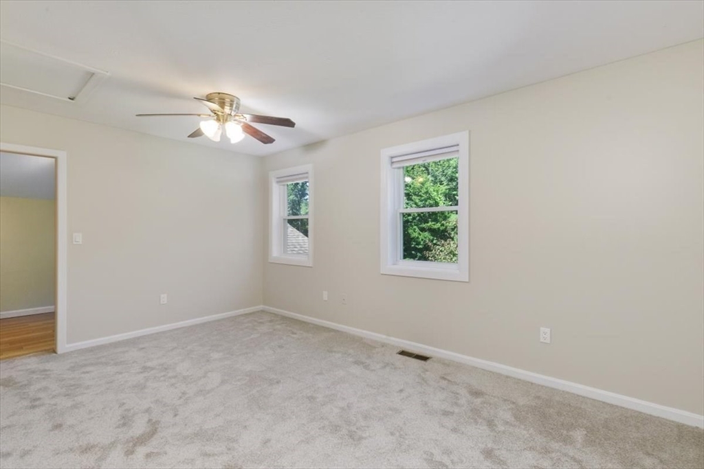 Derry, New Hampshire 03038, United States, 3 Bedrooms Bedrooms, ,3 BathroomsBathrooms,Residential,Active,178366