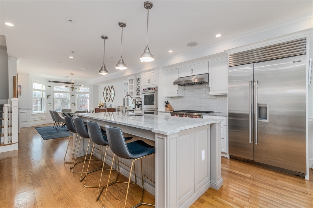 328 W 3rd St 2