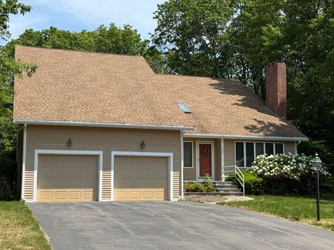 283 Palisades Circle Stoughton MA 02072