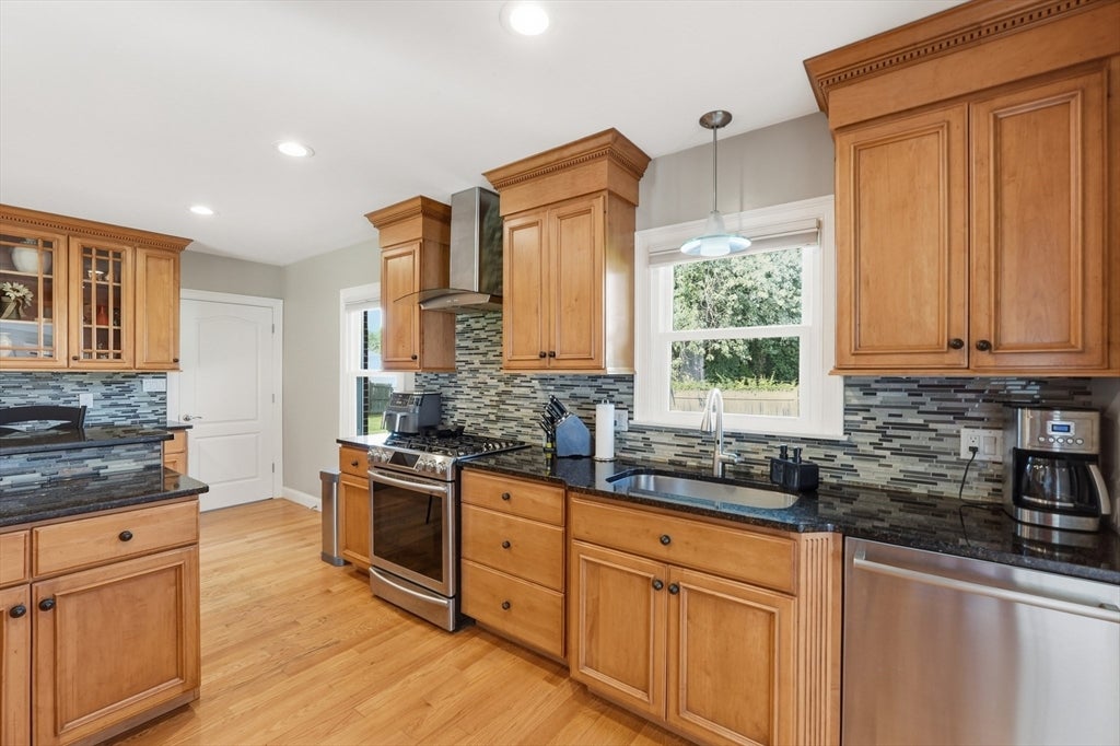 7 Pincushion Rd, Framingham, MA, 7 Pincushion Rd, Framingham, MA Photo #9
