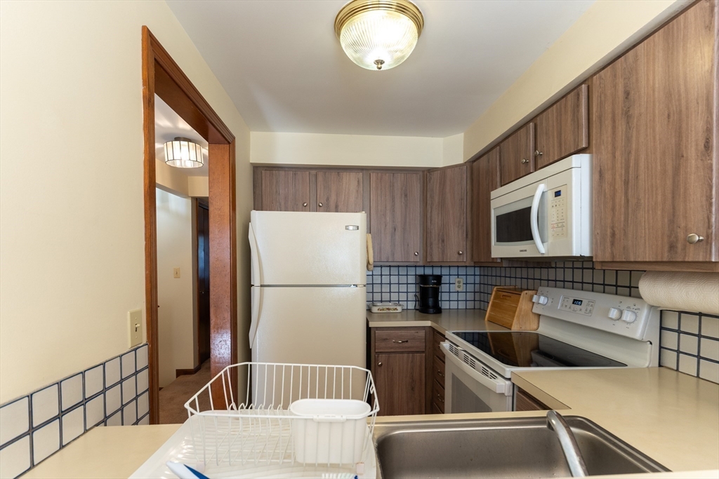 18 Winter Street E