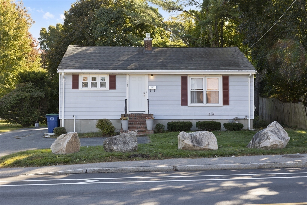 Braintree, Massachusetts 02184, United States, 2 Bedrooms Bedrooms, ,1 BathroomBathrooms,Residential,Active,226823