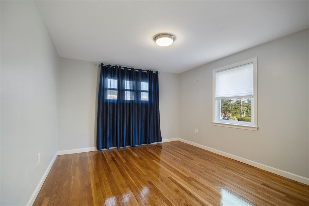 Braintree, Massachusetts 02184, United States, 2 Bedrooms Bedrooms, ,1 BathroomBathrooms,Residential,Active,226823