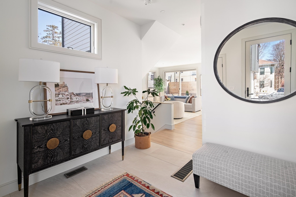 10 Thingvalla Ave 10