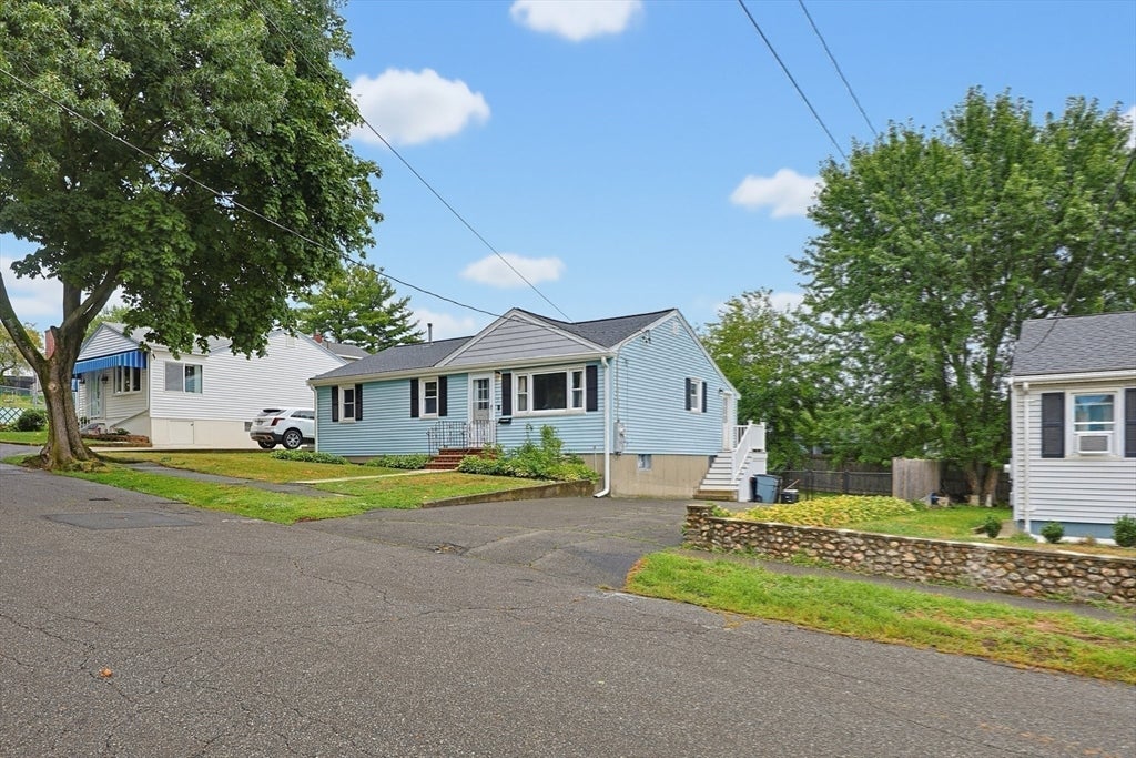 7 Haskell Pl, Peabody, MA Photo #34