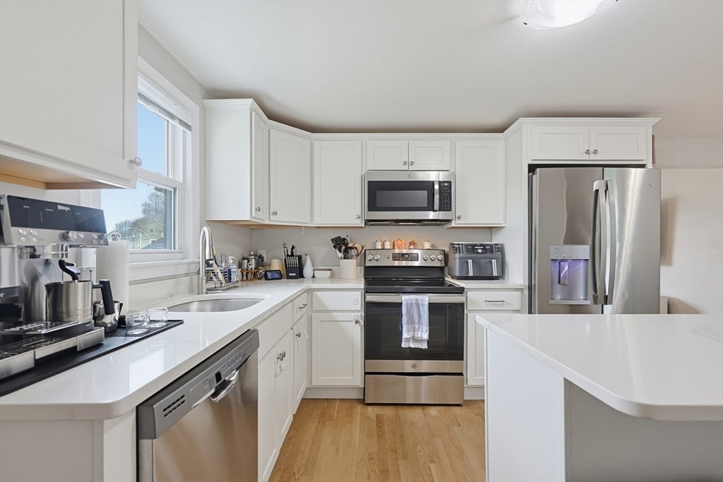 7 Haskell Pl, Peabody, MA Photo #9