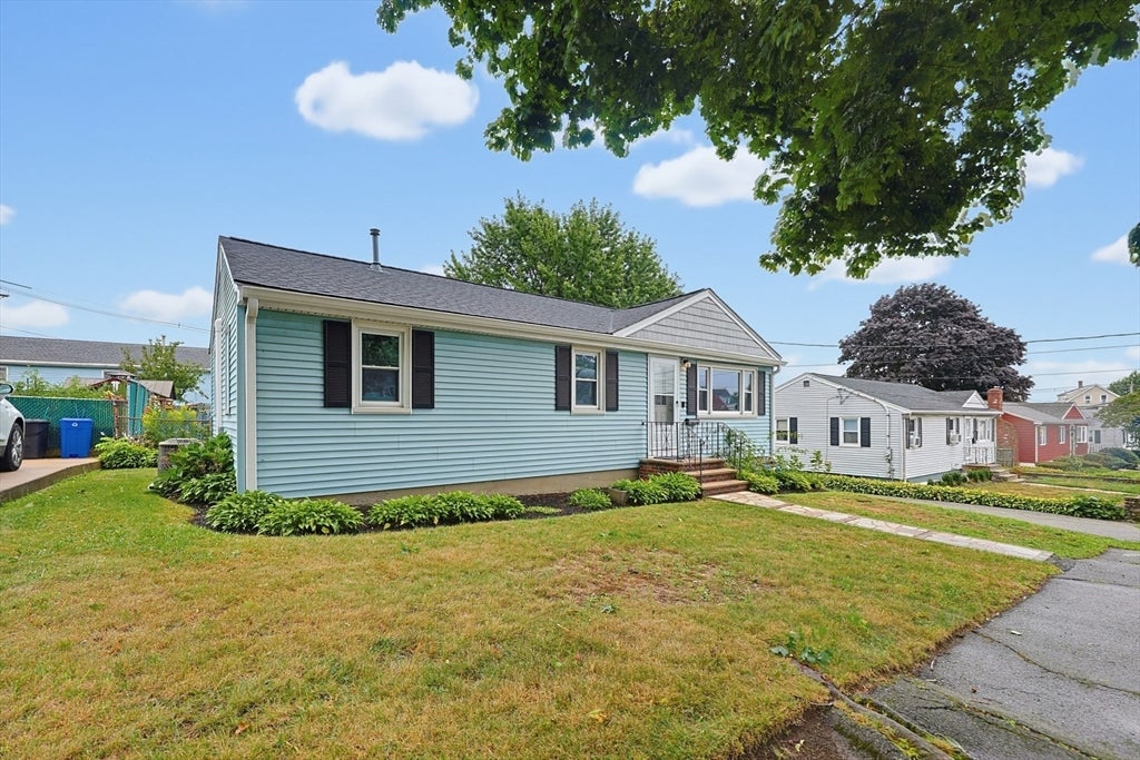 7 Haskell Pl, Peabody, MA Photo #3
