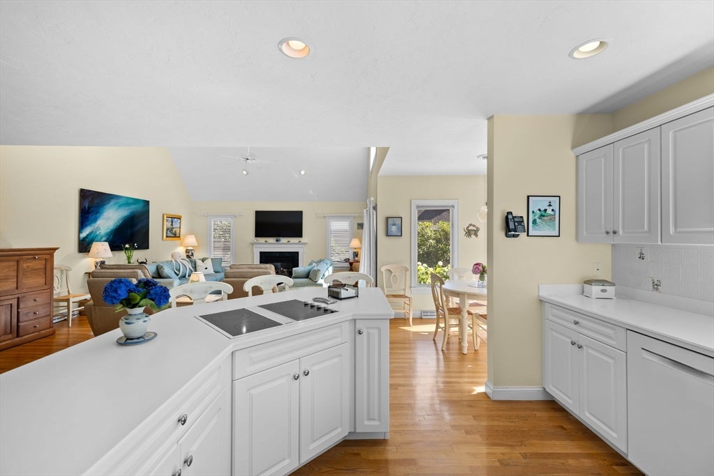 13 Driftwood Circle, Mashpee, MA, 13 Driftwood Circle, Mashpee, MA Photo #11