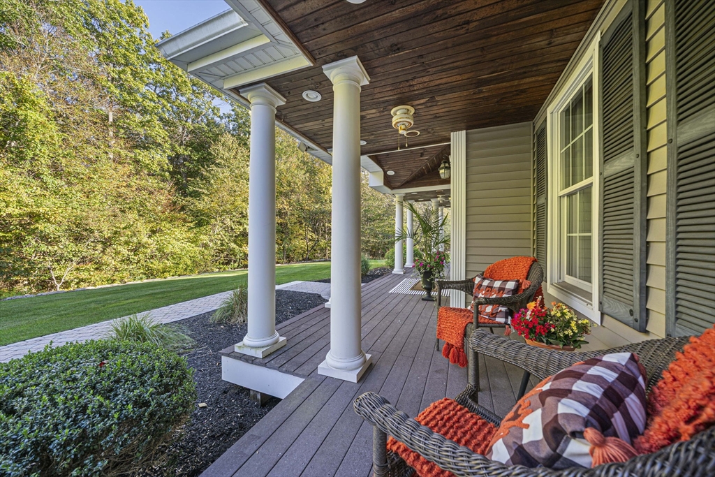 74 Crabtree Ln