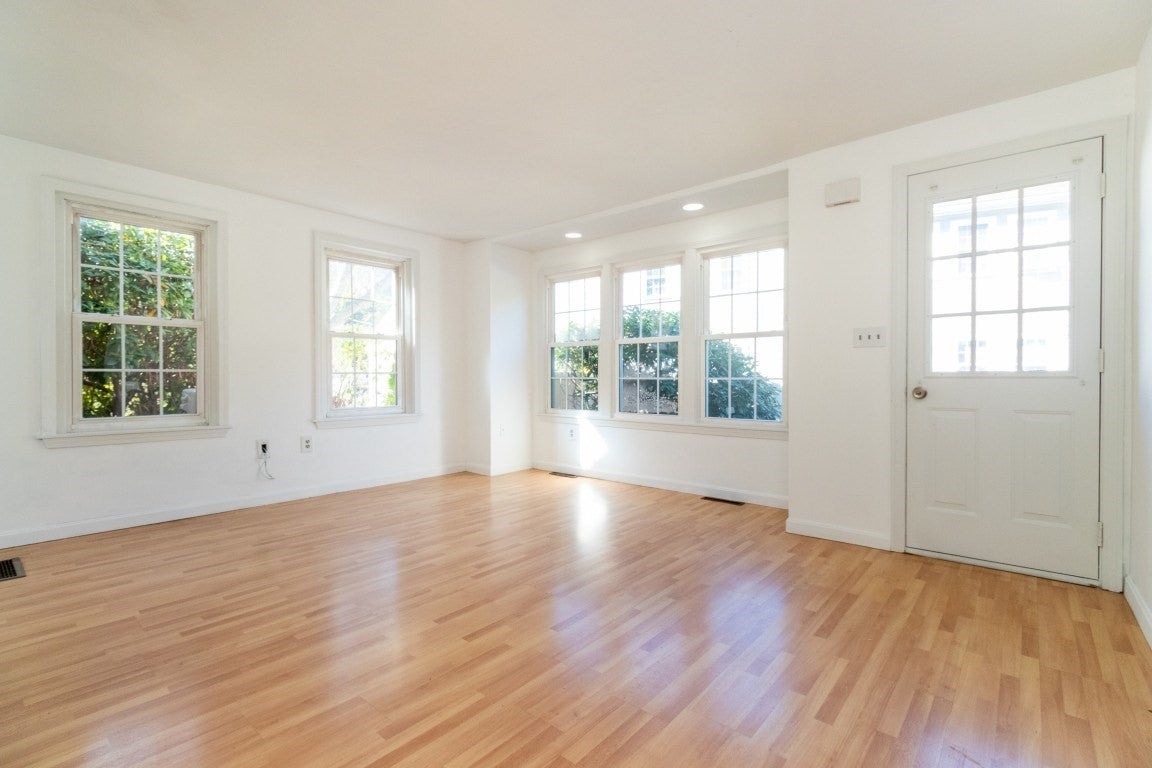 1284 Commerical St #1284, Weymouth, MA, 1284 Commerical St #1284, Weymouth, MA Photo #2