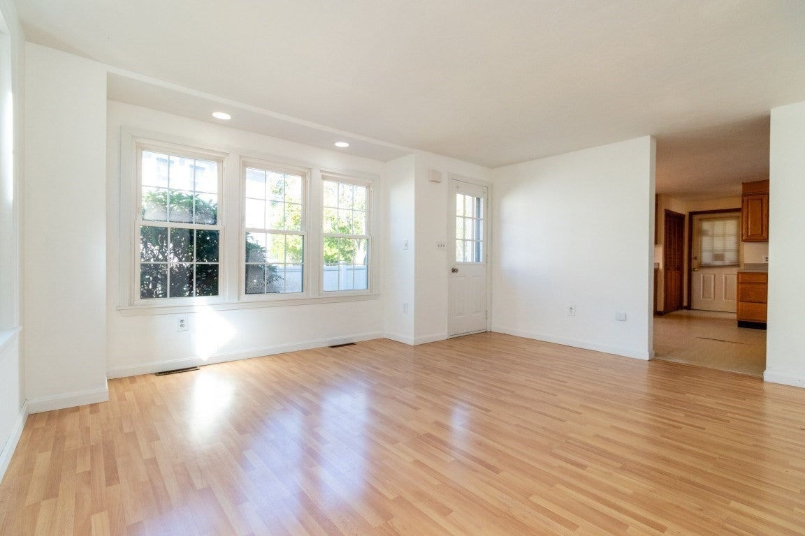 1284 Commerical St #1284, Weymouth, MA, 1284 Commerical St #1284, Weymouth, MA Photo #3