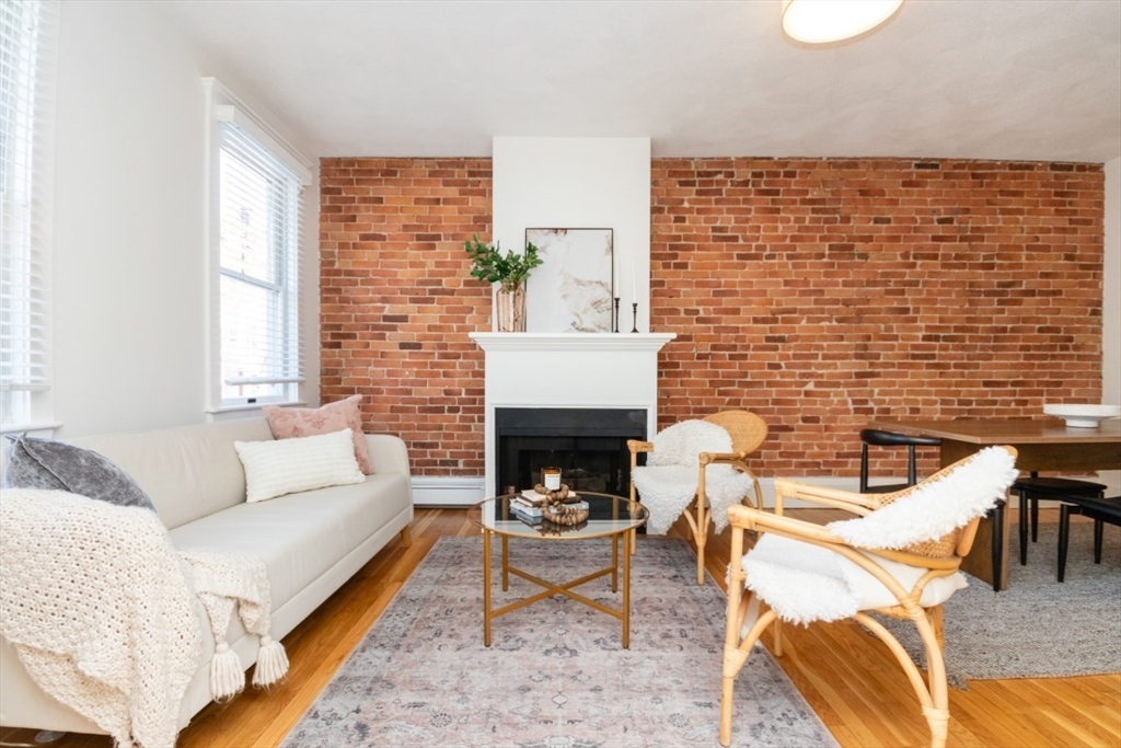 298A Bunker Hill Street 1