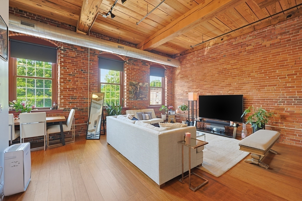 37 Millyard 209