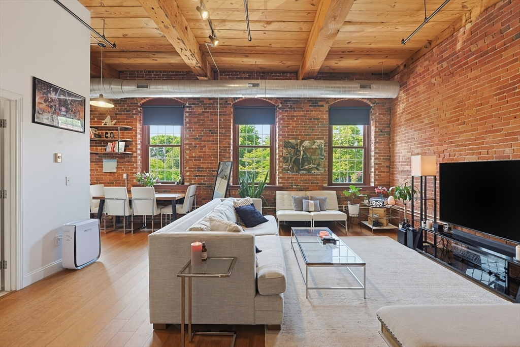 37 Millyard 209