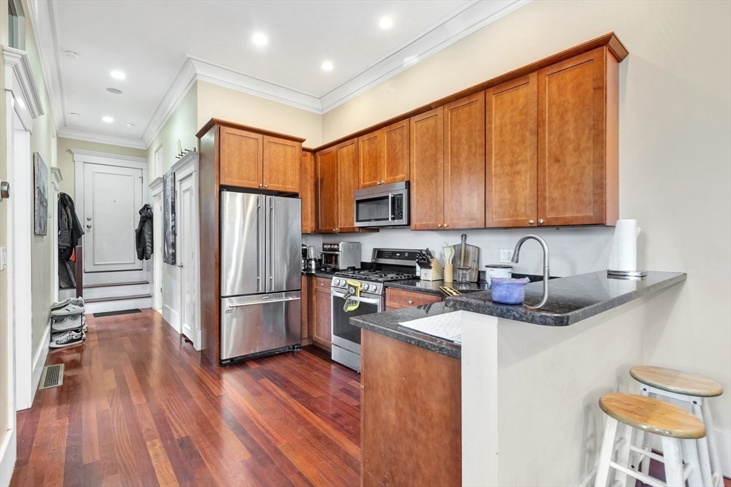 253 E St 1