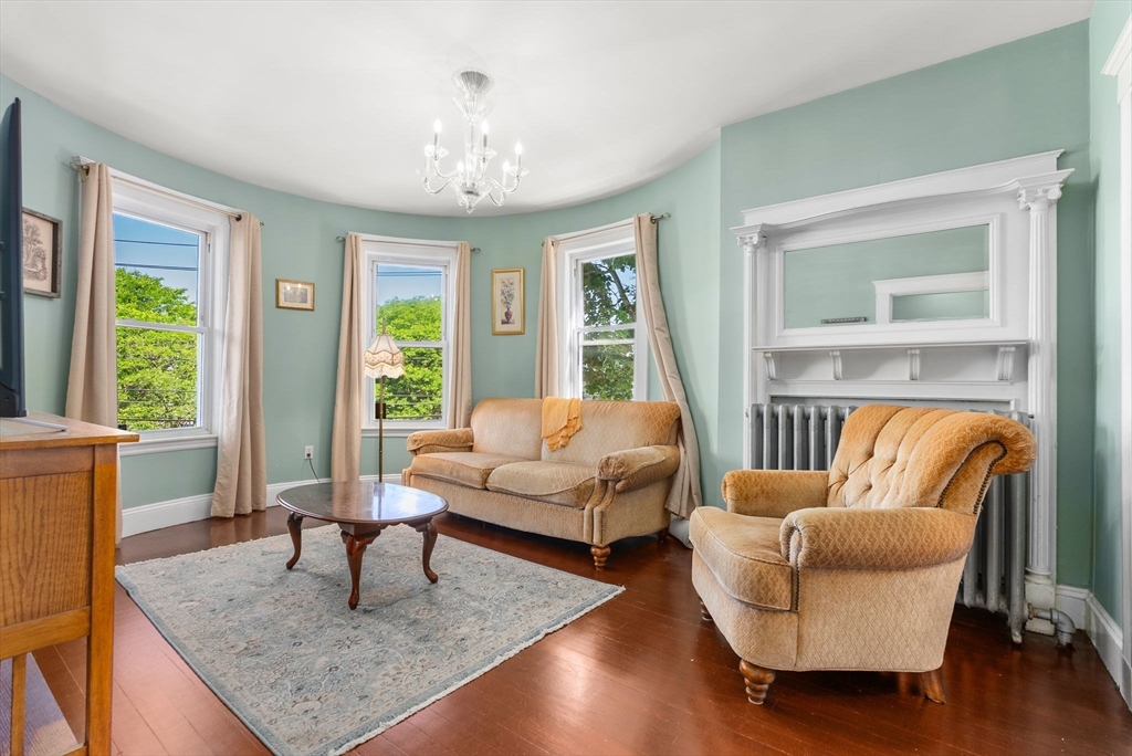 2 Pleasant St 2