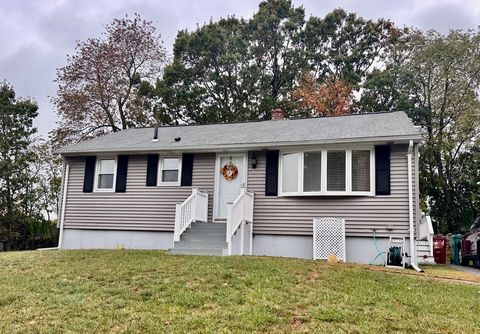 49 Coburn Dr Lowell MA 01854