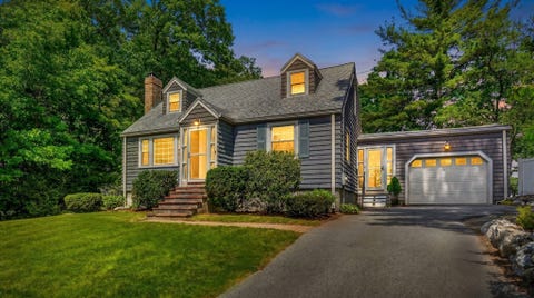 Photo of 7 Pine Hill Rd, Bedford, MA 01730 (MLS # 73532718)