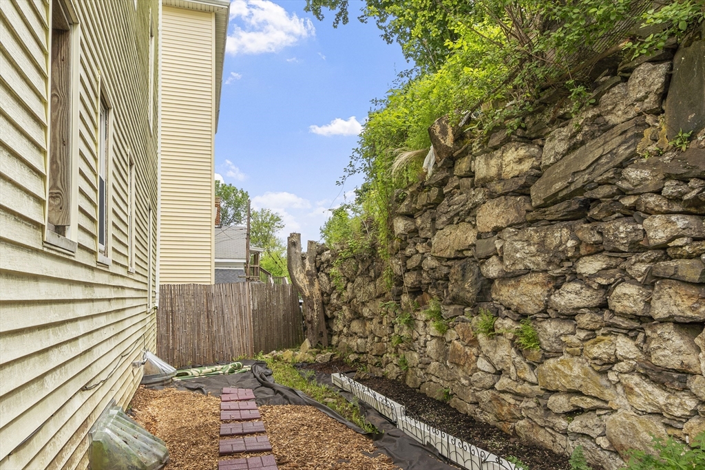125 Cross St