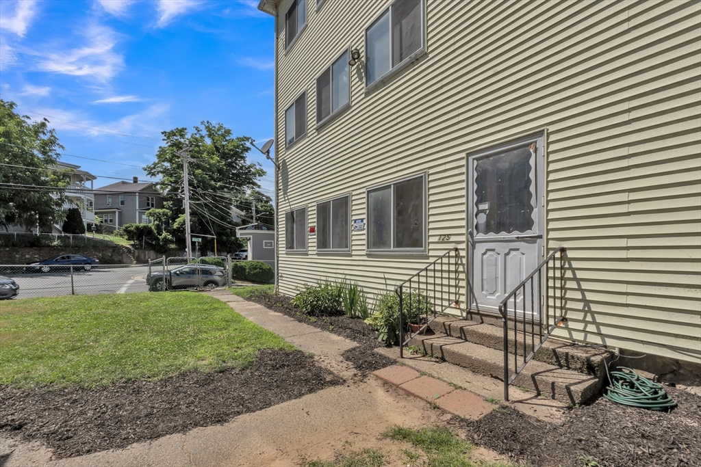 125 Cross St