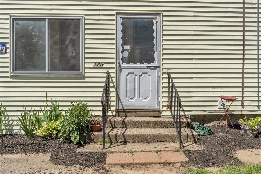 125 Cross St