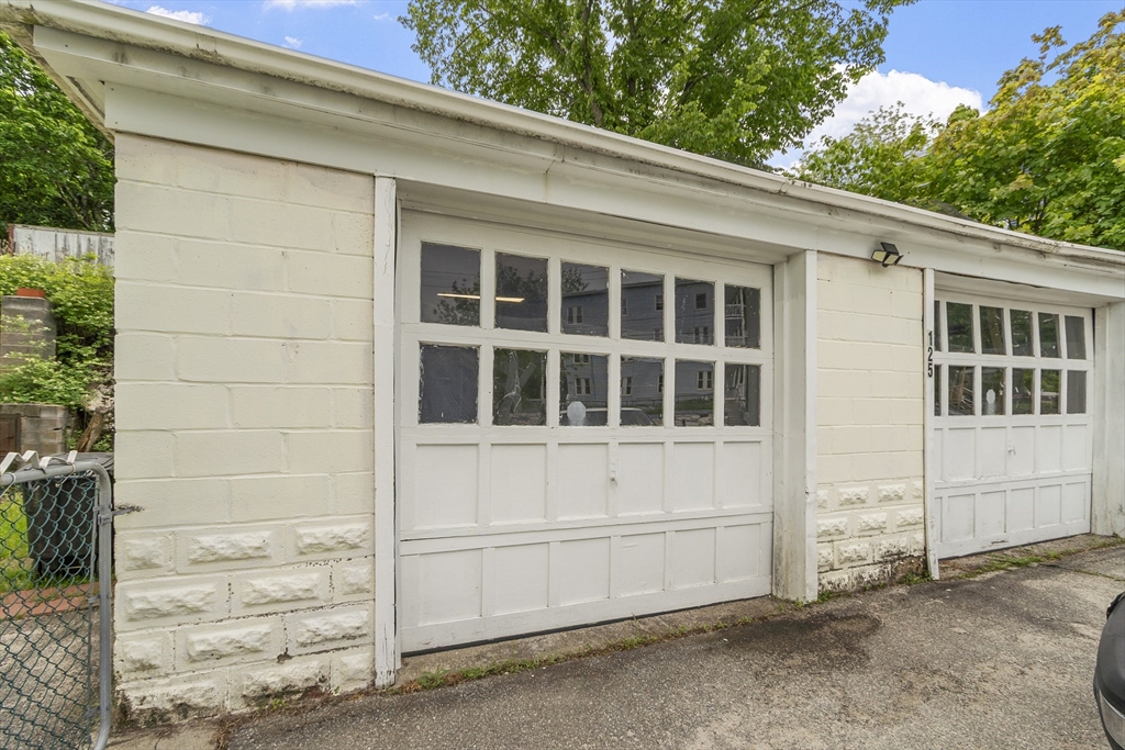 125 Cross St