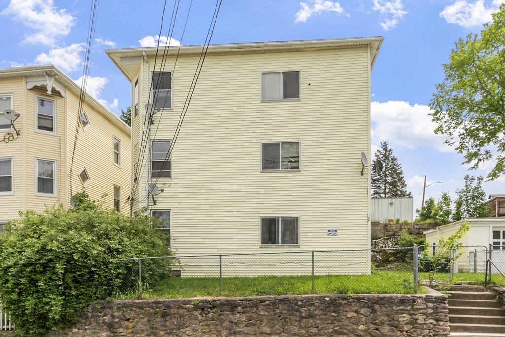 125 Cross St