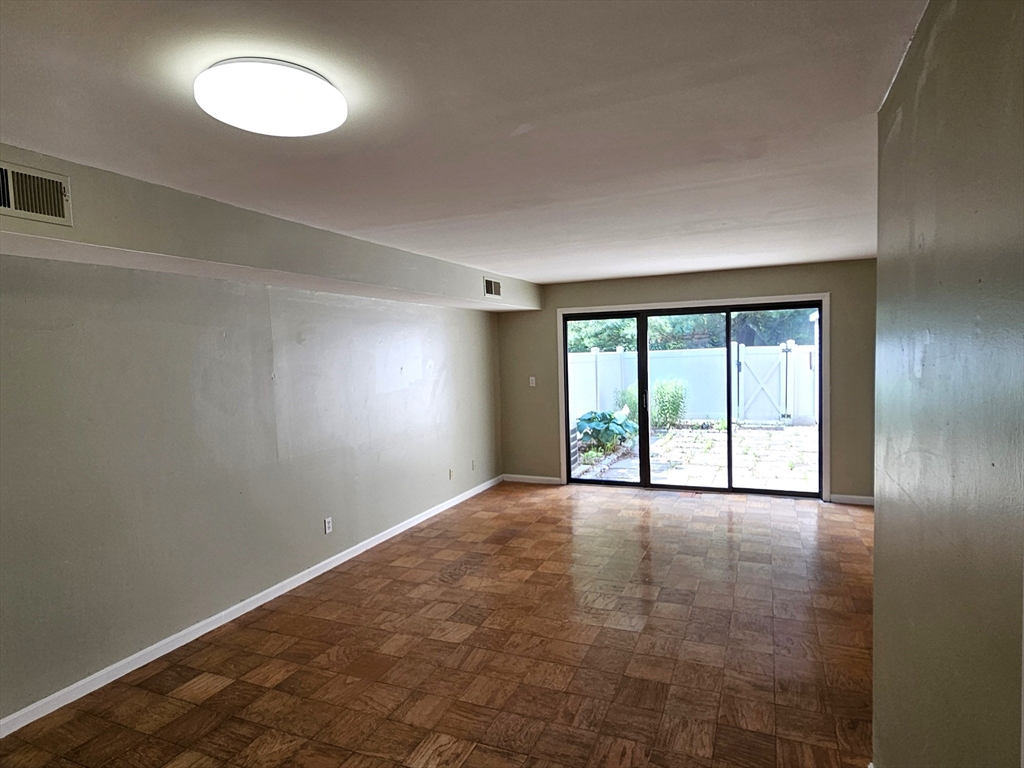 403 Windsor Dr 0