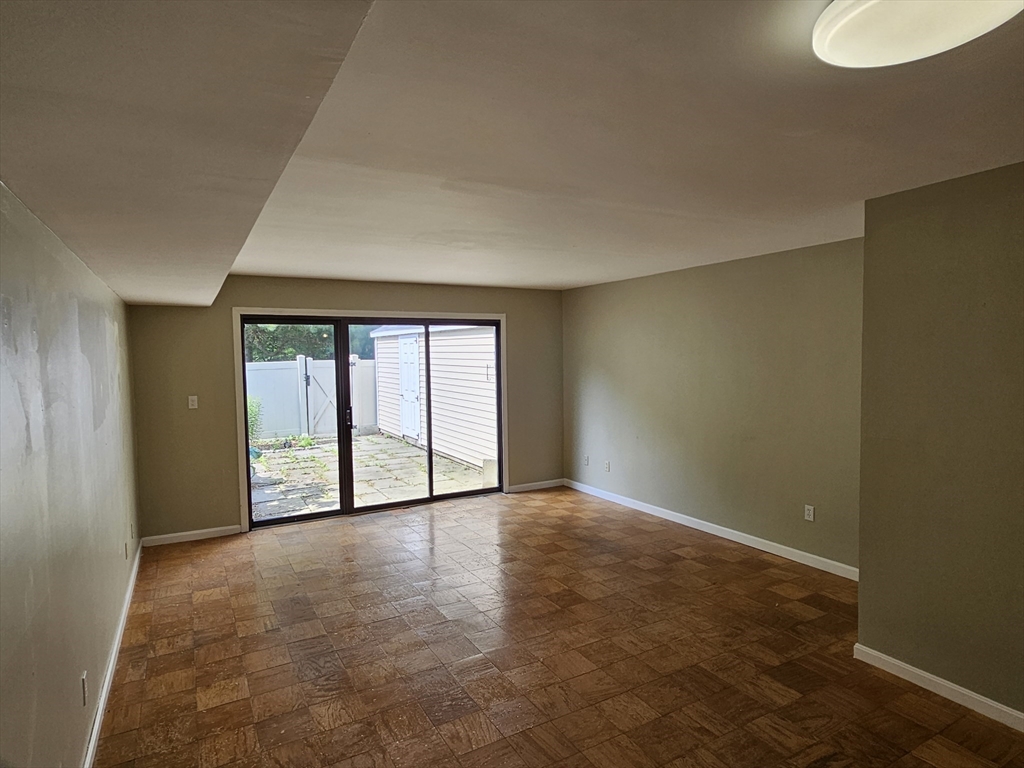 403 Windsor Dr 0