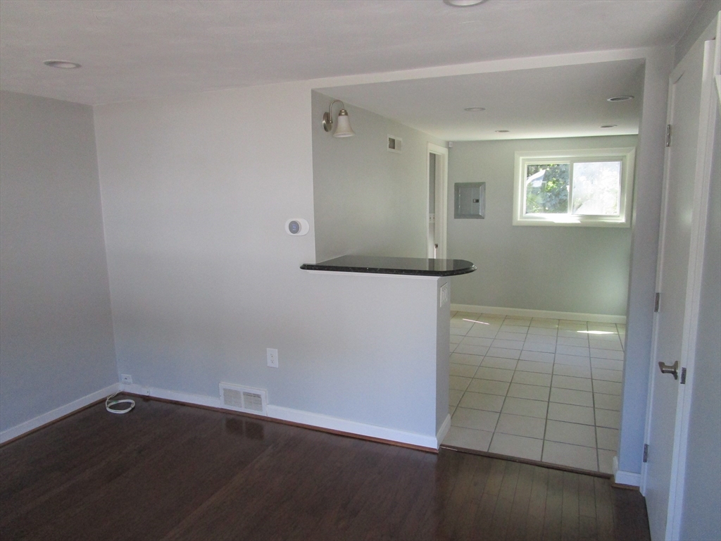 10 Lewis Farm Rd 10