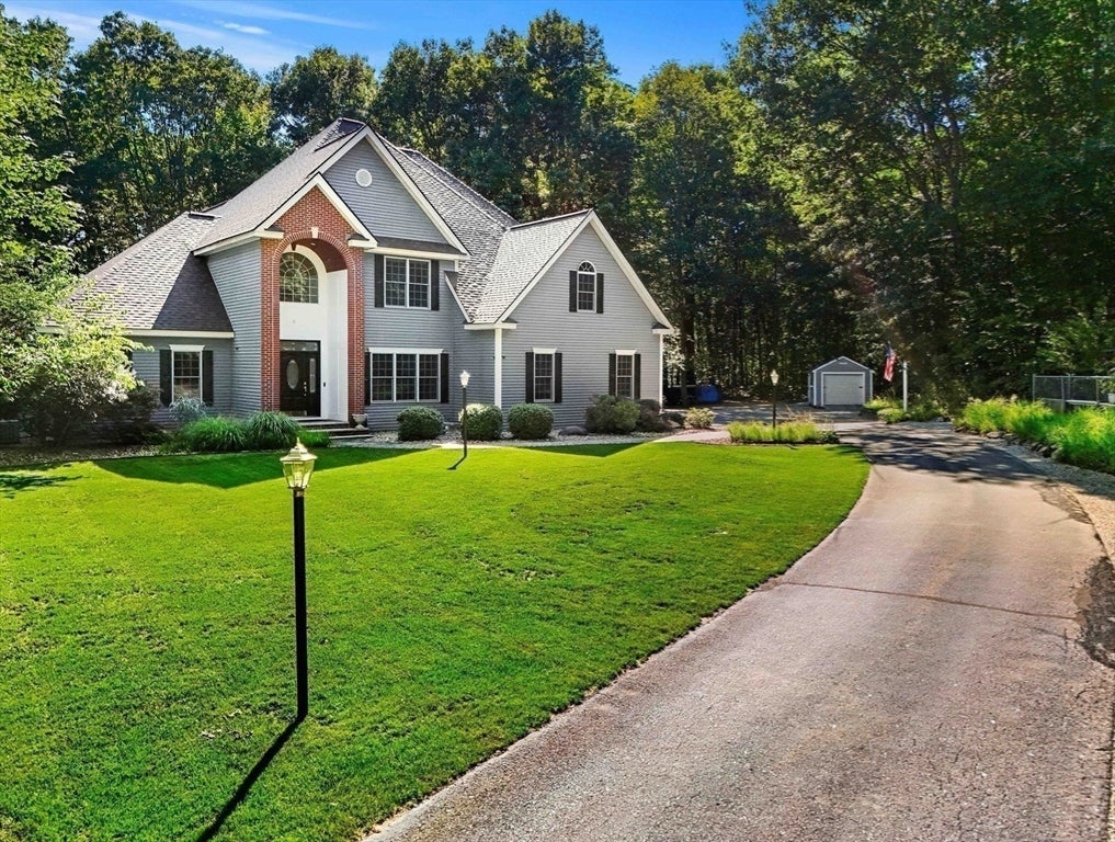 6 Evergreen Drive, Plaistow, NH Photo #2