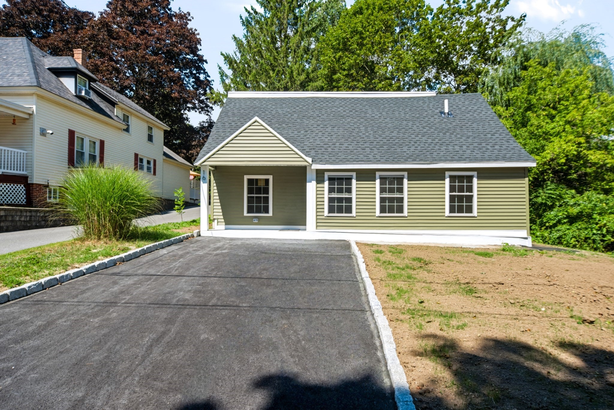 Click for 16 Winter Place, Winchendon, MA slideshow