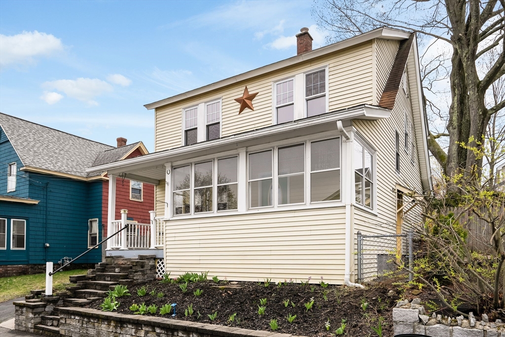 82 Sylvester St