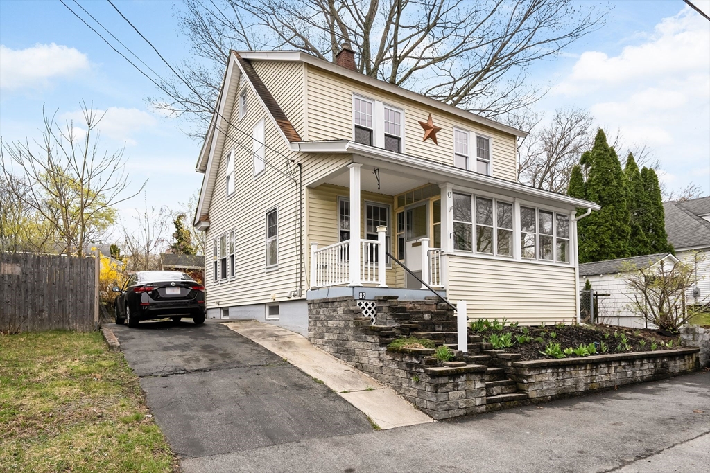 82 Sylvester St