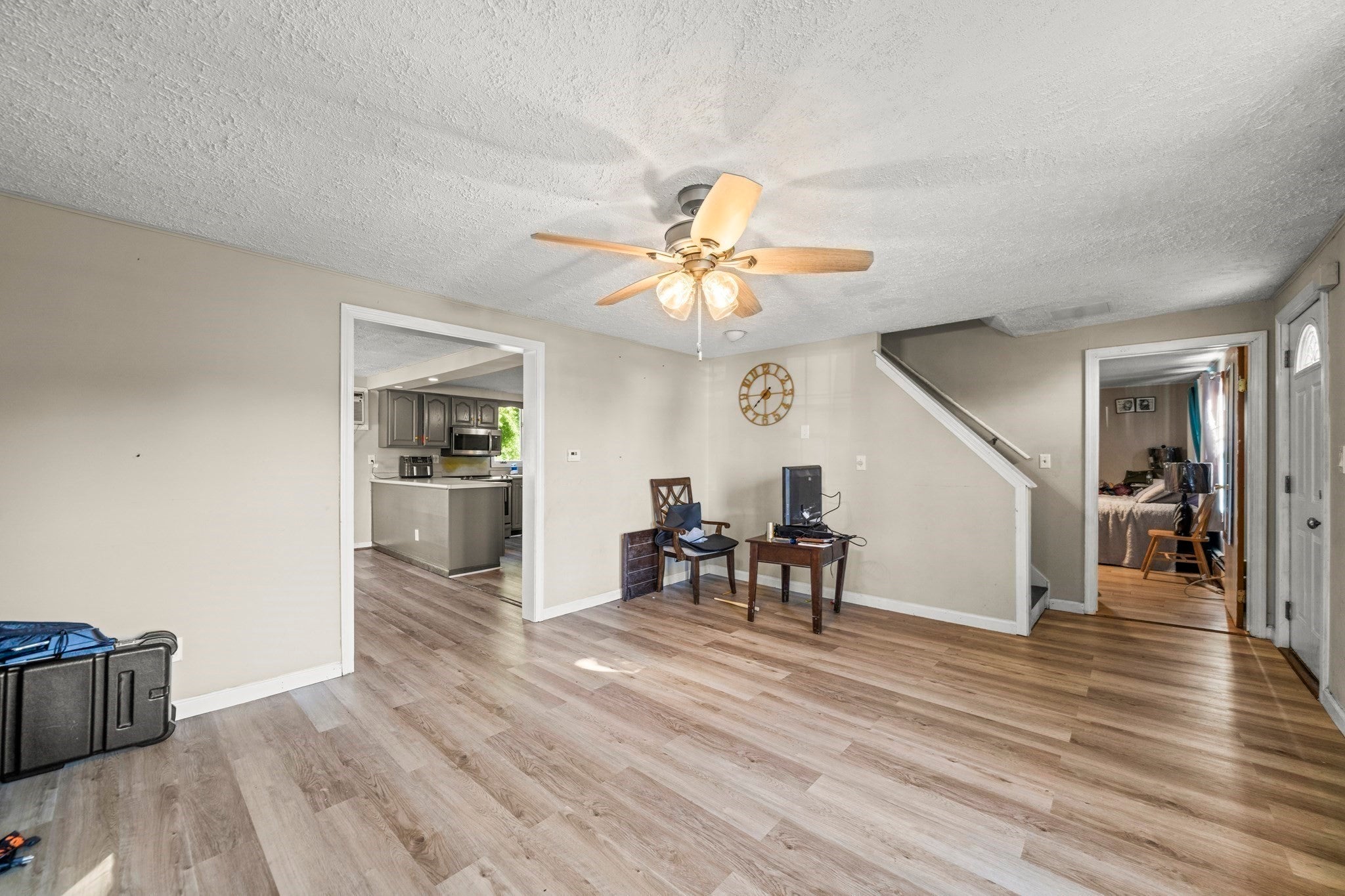 57 Ruskin St, Chicopee, MA Photo #8