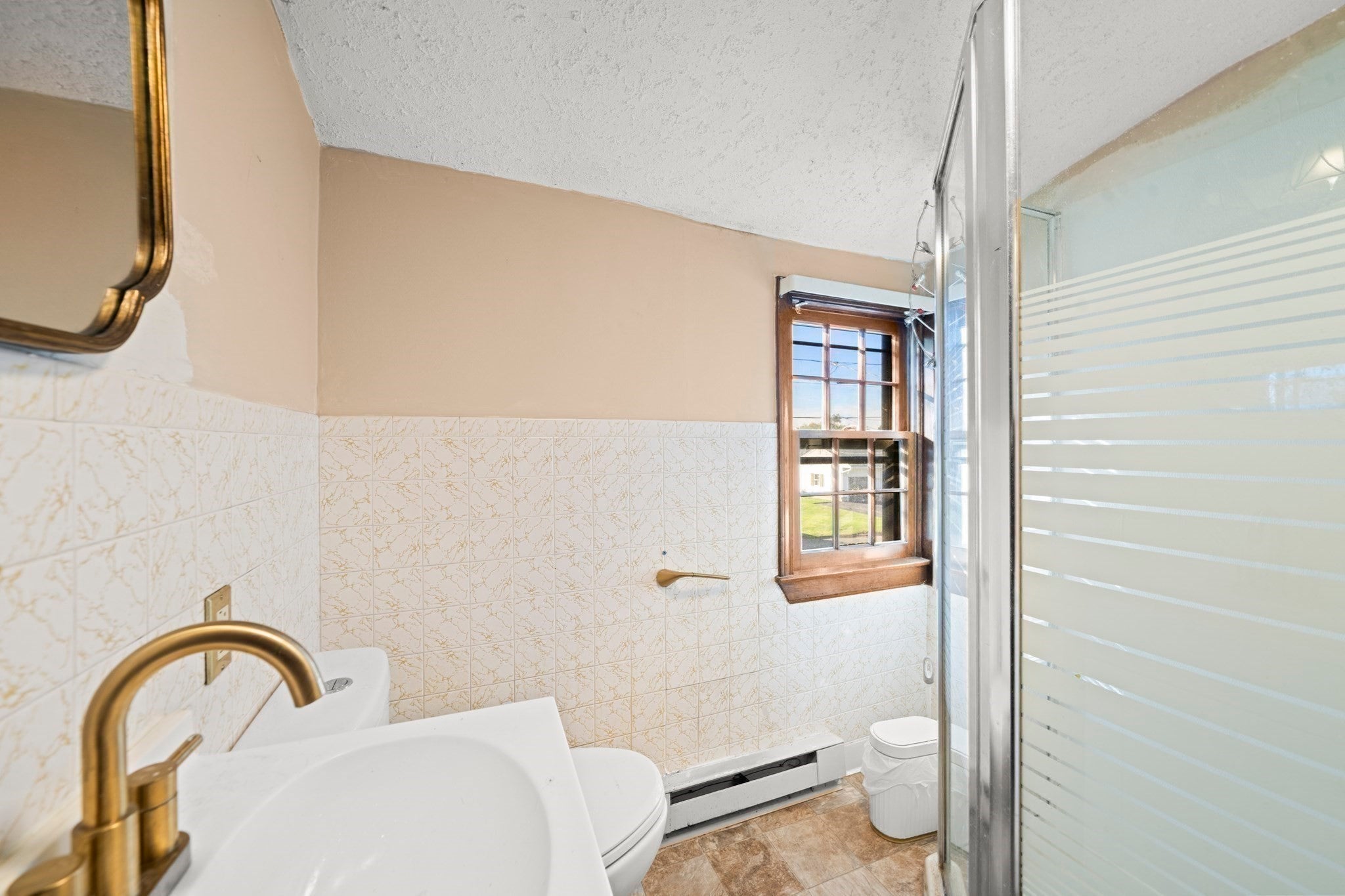 57 Ruskin St, Chicopee, MA Photo #19