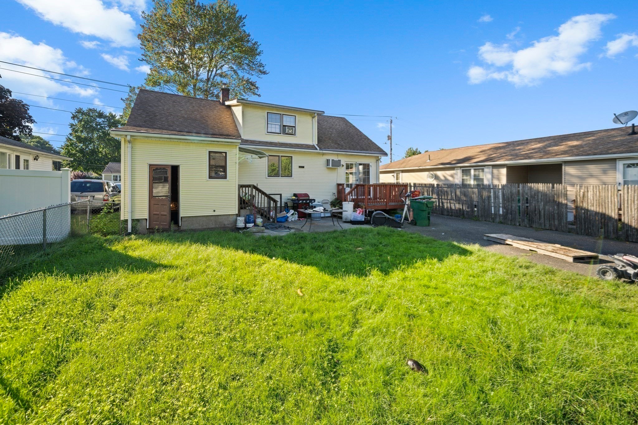 57 Ruskin St, Chicopee, MA Photo #26