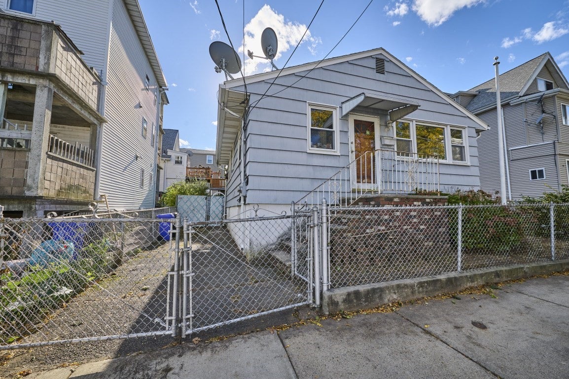 41 Henry St, Malden, MA, 41 Henry St, Malden, MA Photo #2